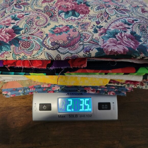 Floral Fabric Scraps Various Prints Crafting Quilting Fabric Bundle 2.3 lbs - Picture 4 of 4